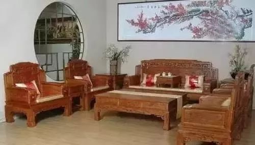 小葉紫檀哪種最好 只要記住這兩點(diǎn),你買(mǎi)的紅木家具就肯定會(huì)升值